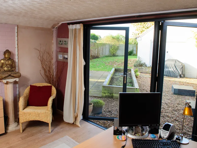 Bifold Colindale